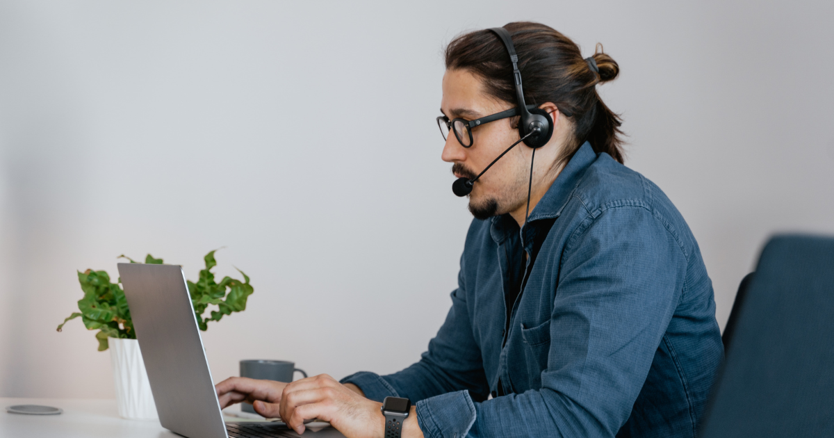 call center työntekijä